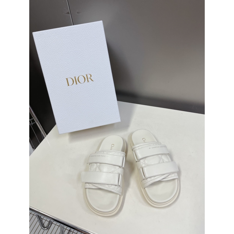 ch**an D*or slippers